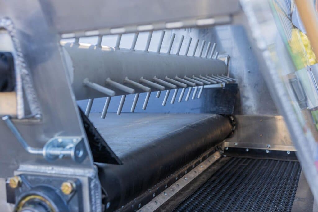 Efficient tine bars for optimal bulk material handling and processing.
